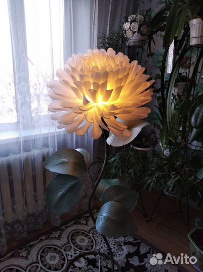 Цветы- лампы, торшеры, светильники, бра