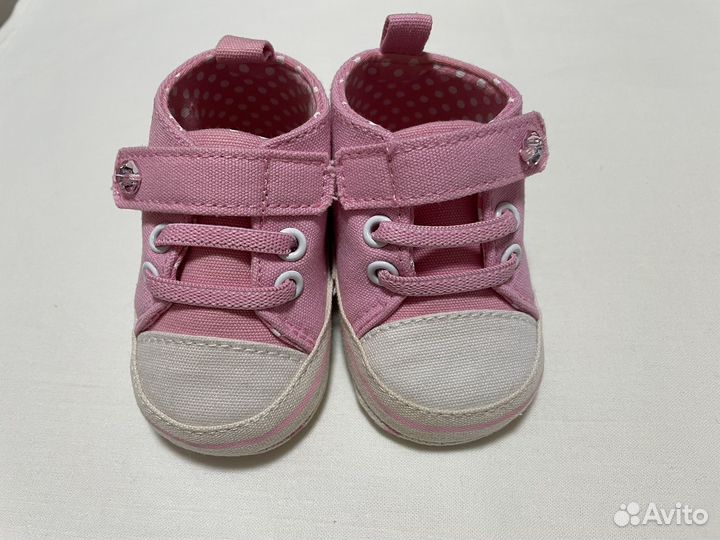 Кроссовки для новорожденных