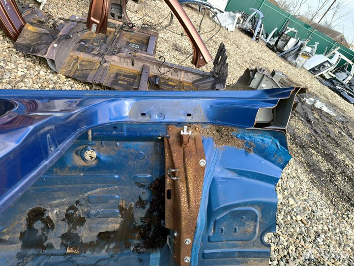 Toyota funcargo порог правый с сапожком стойка