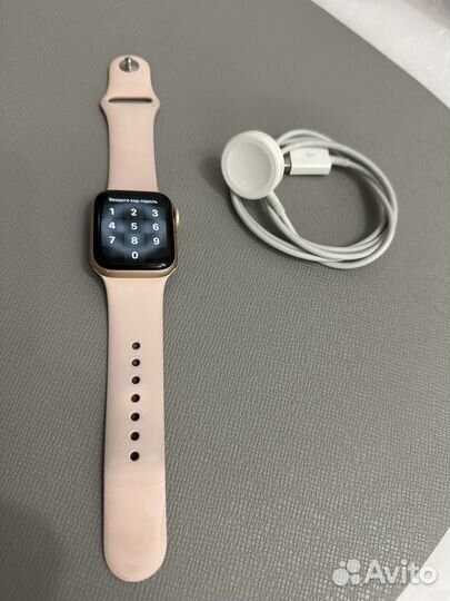 Умные часы Apple Watch Series 6 40 мм, розовый