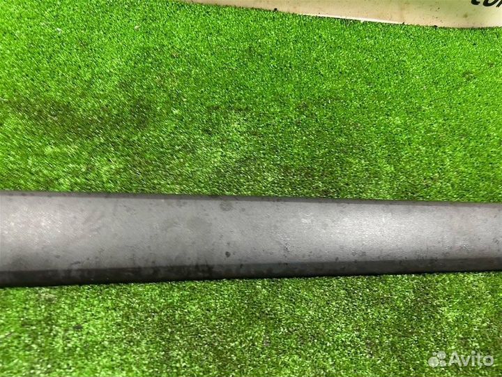 Молдинг двери передний правый Kia Rio 2 JB G4EE