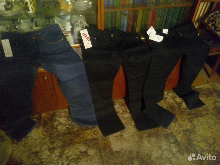 Джинсы новые, 3 пары