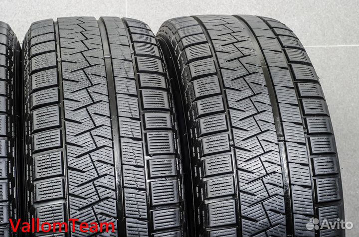 Pirelli Ice Asimmetrico Plus 225/60 R17 99Q