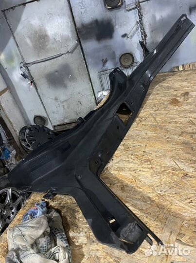 Накладка замка багажника w203 mercedes benz