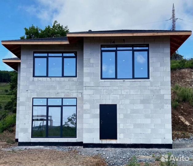 Строительство дачных домов. Бригада строителей