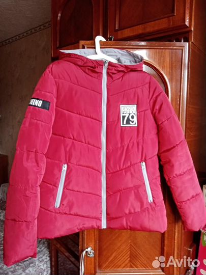 Куртка демисезонная р. 46,отличное состояние