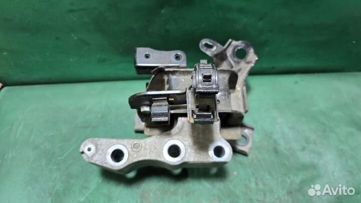 Б/У Б/У Кронштейн крепления (опора двигателя)