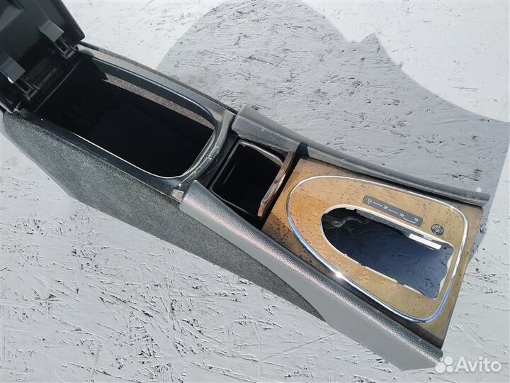 Подлокотник Mercedes E-Class W211