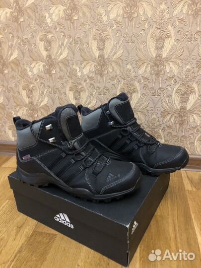 Кроссовки зимние