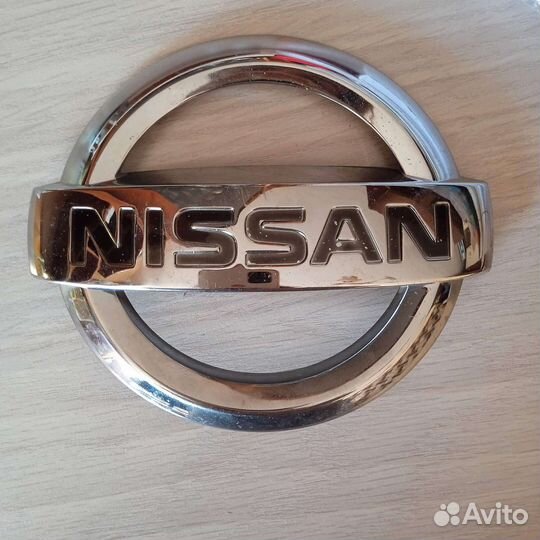 Шильдик nissan note