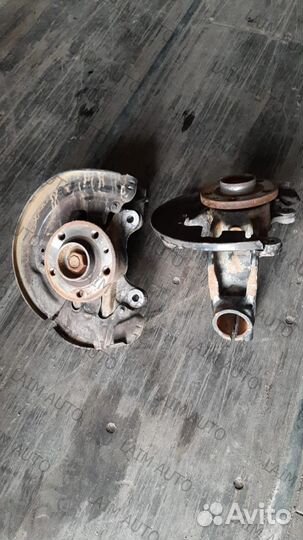 Кулак поворотный передний с пыльником и ступицей