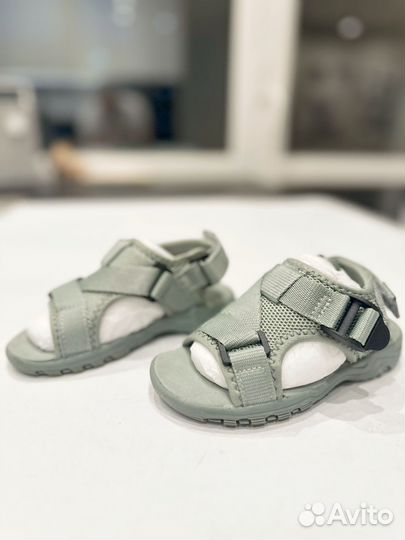 Сандалии reserved