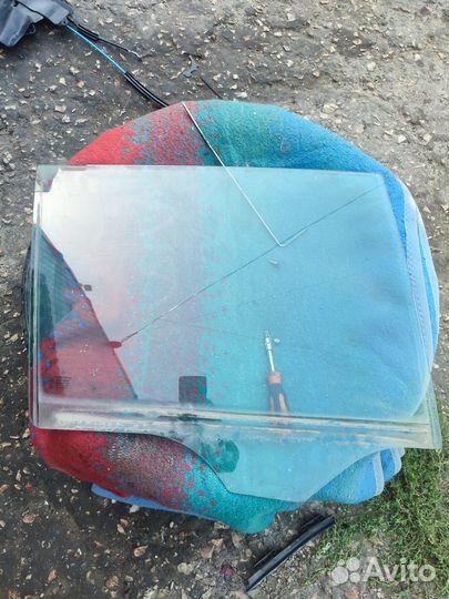 Mercedes w204 стекло двери задней правой