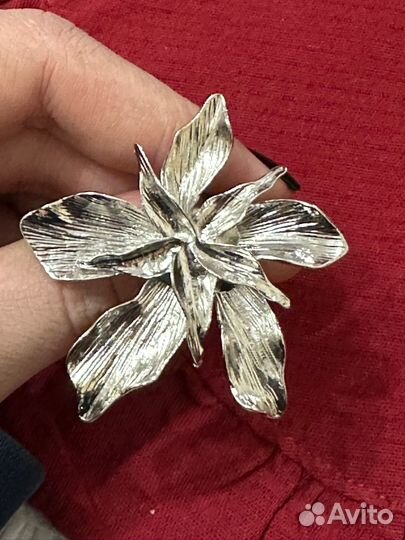 Бижутерное кольцо