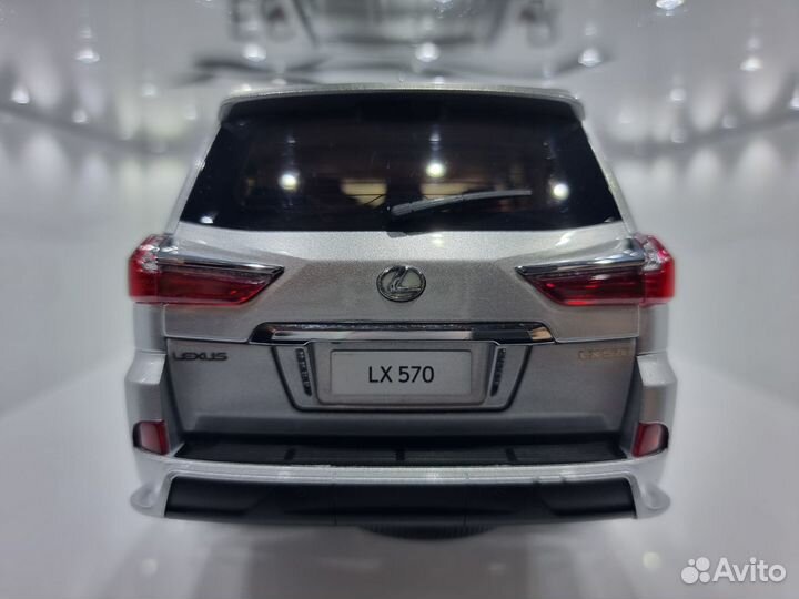 Модель lexus LX570 1:18 LCD model