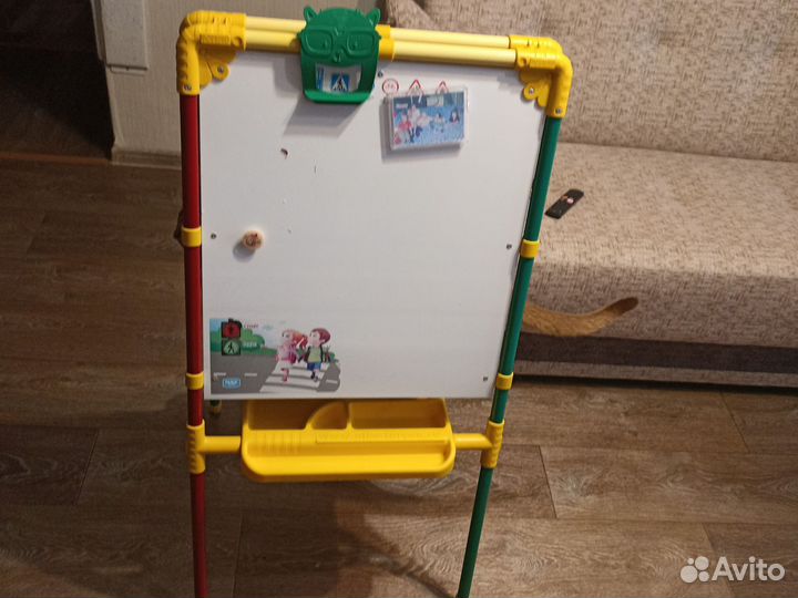 Отдам мольберт