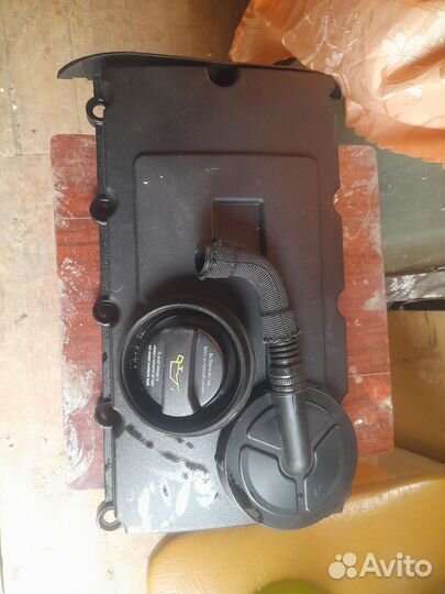 Клапанная крышка фольцваген Б6