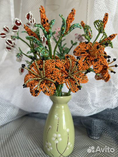 Цветы из бисера
