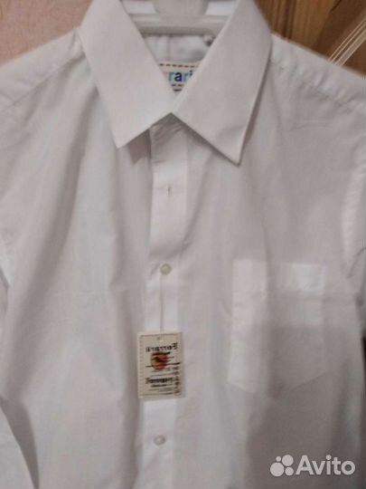 Рубашка белая новая р-р;35 рукав длинный;жилетки