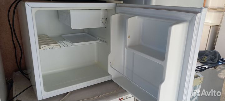Минихолодильник с морозилкой бу