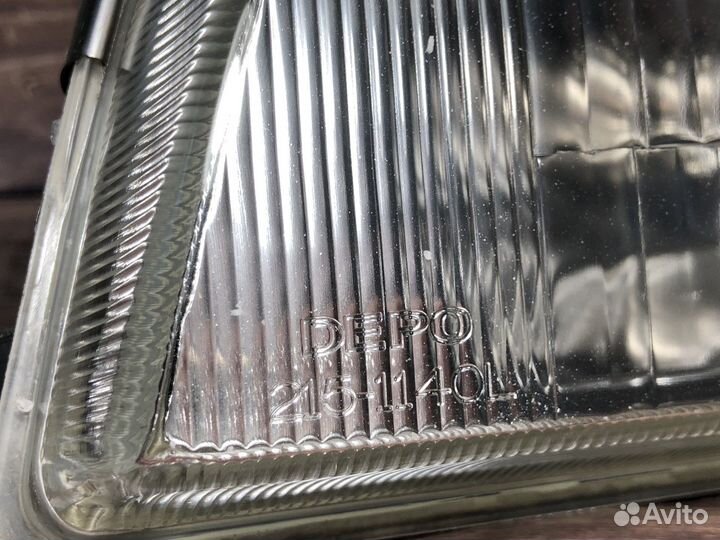 Передняя левая фара на Nissan Sunny N14