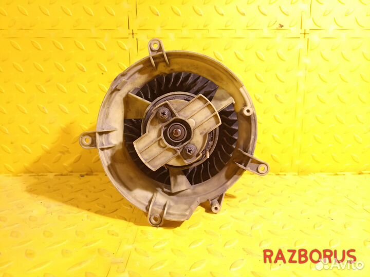 Мотор печки Mercedes-Benz C-Class W202