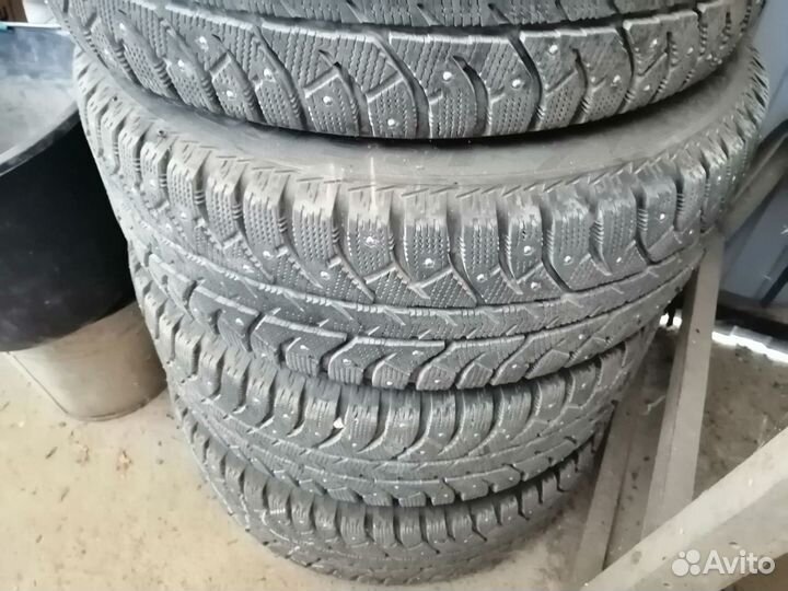 Bridgestone Ice Cruiser 7000 205/65 R16