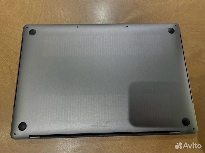 Apple MacBook Pro 15 2016 touch bar