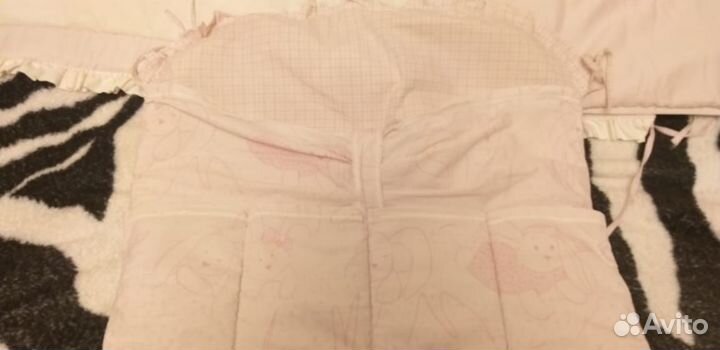 Бортики в кроватку розовые