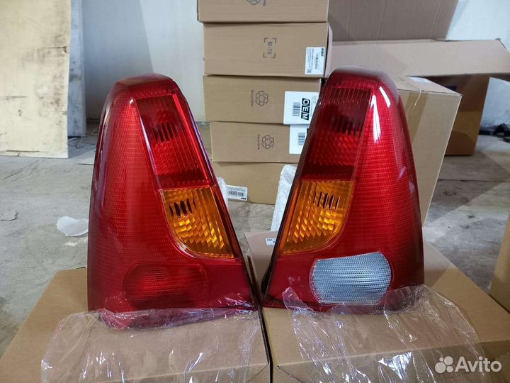 Renault Logan 1 задний левый правый фонарь