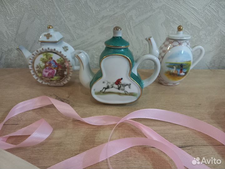 Чайники фарфоровые миниатюрные