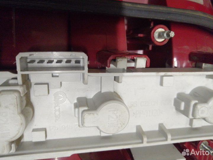 Фонарь задний левый Skoda Octavia A5 1Z3 1.4 cgga