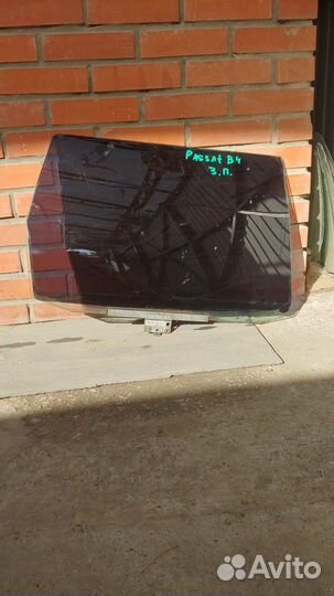 Стекло задней двери VW Passat B4 1994г универсал