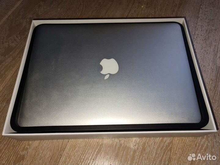 Apple MacBook Air (13- inch, 2017) 251 гб