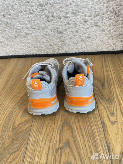 Кроссовки детские