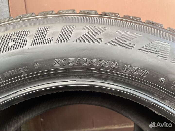 Bridgestone Blizzak DM-V2 215/65 R16 202S