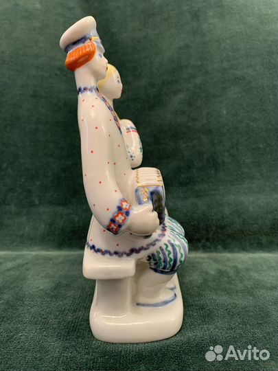 Фарфоровая статуэтка времен СССР Посиделки Киев