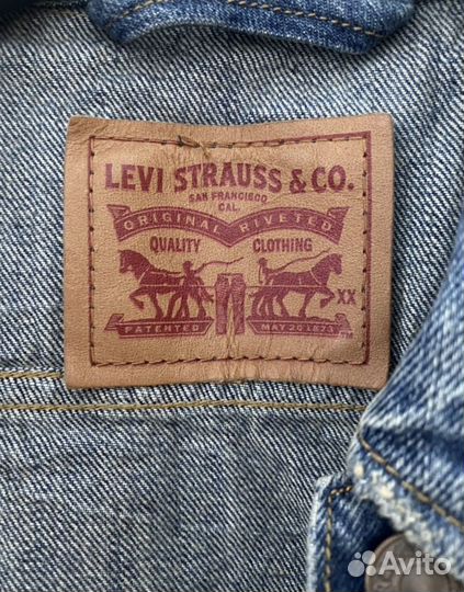 Джинсовая куртка levis