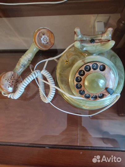 Старый советский телефон