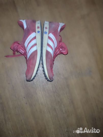 Кроссовки adidas