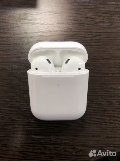 Беспроводные наушники apple airpods 1