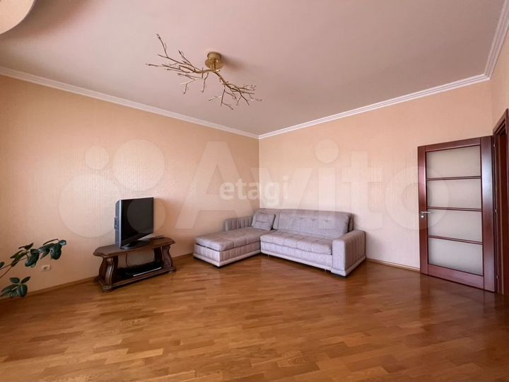 2-к. квартира, 82 м², 5/6 эт.