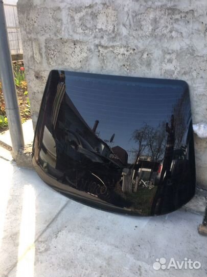 Заднее стекло на Ауди-80 Б3