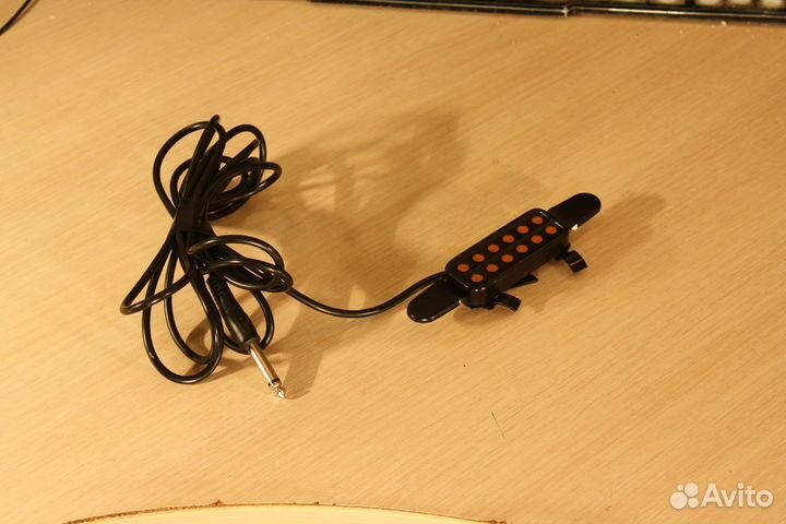 Съемный звукосниматель для акустической гитары