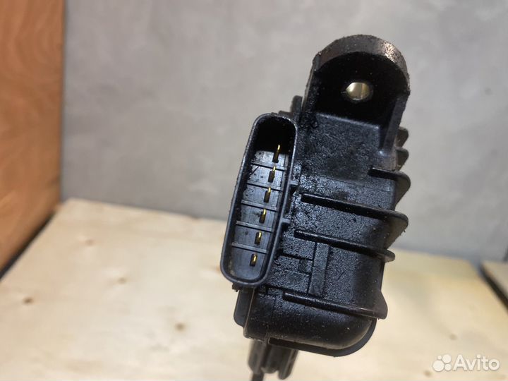 Педаль газа Toyota Harrier GSU30