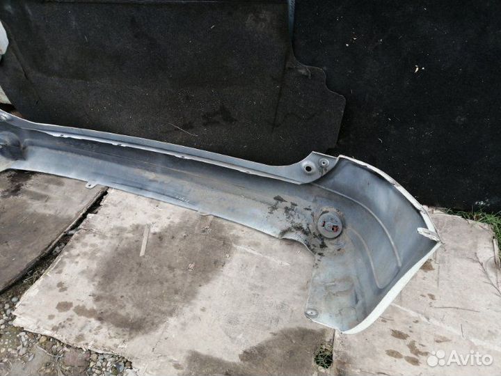 Бампер задний Nissan Serena C25