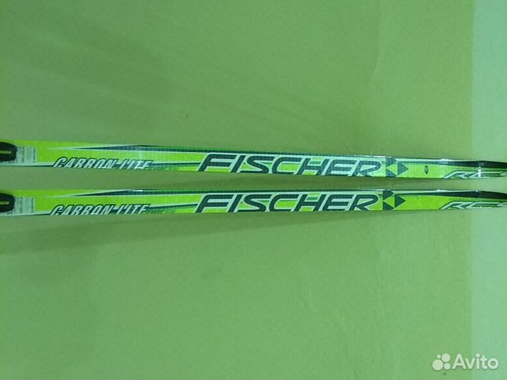 Гоночные лыжи в комплекте с ботинками и креплениям