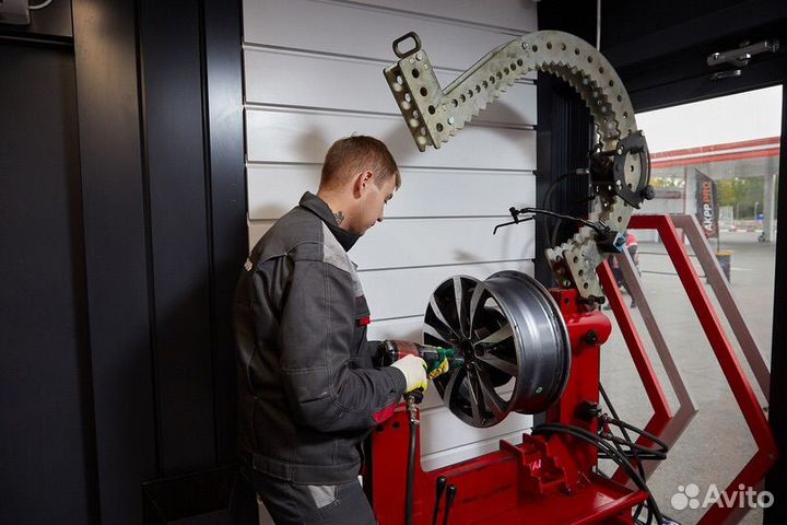 Работа шиномонтажником (легковой, газели)