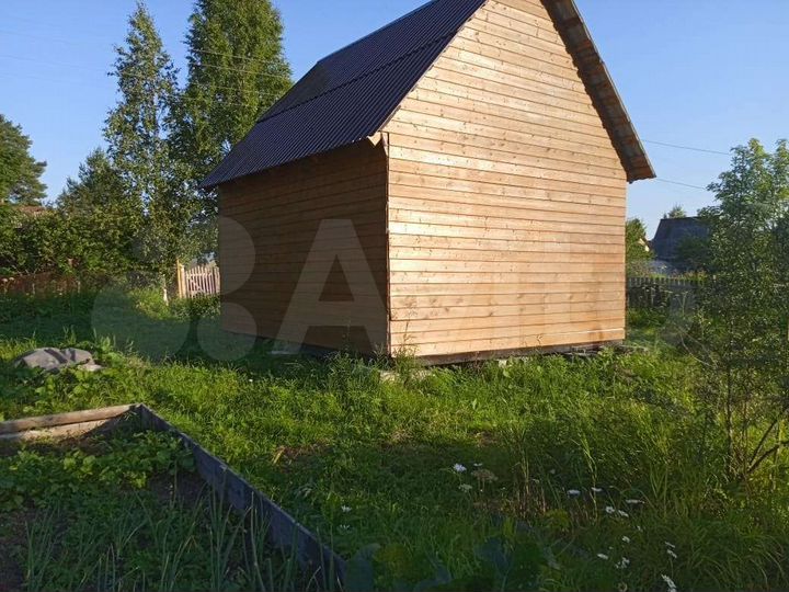 Дом 22 м² на участке 6 сот.