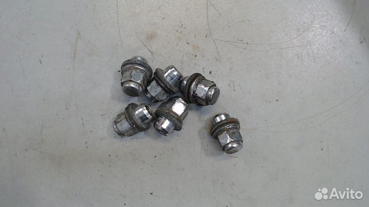 Гайка колесная Mitsubishi Montero Sport / Pajero S